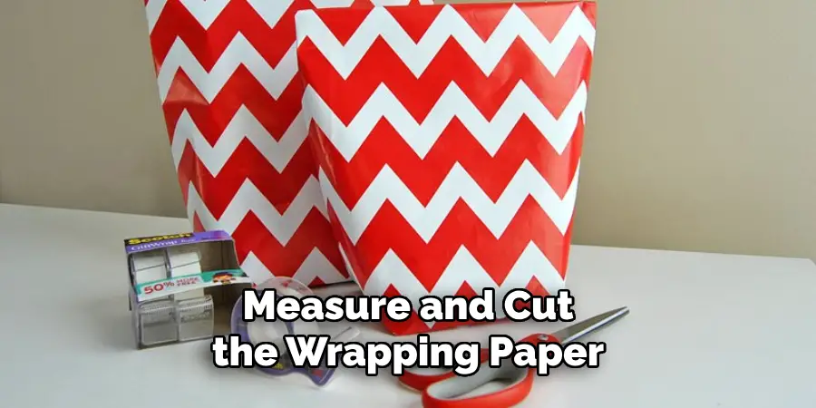 Measure and Cut the Wrapping Paper
