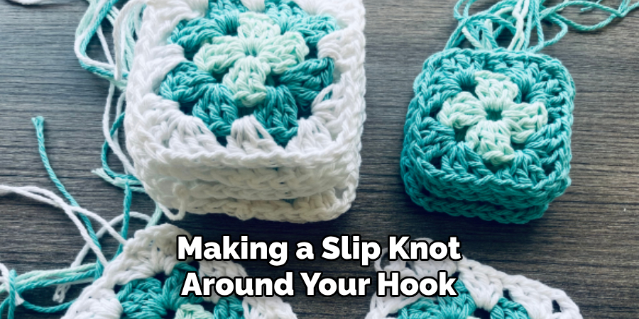 Making a Slip Knot Around Your Hook