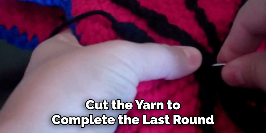 Cut the Yarn to Complete the Last Round