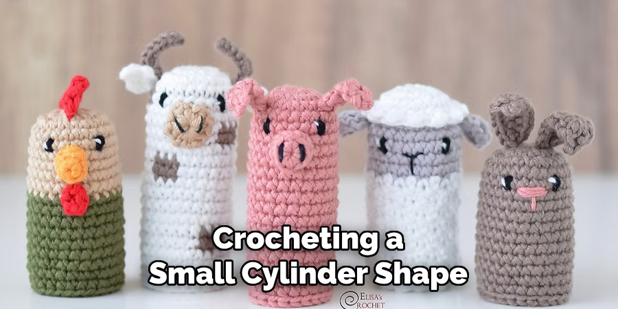 Crocheting a
Small Cylinder Shape