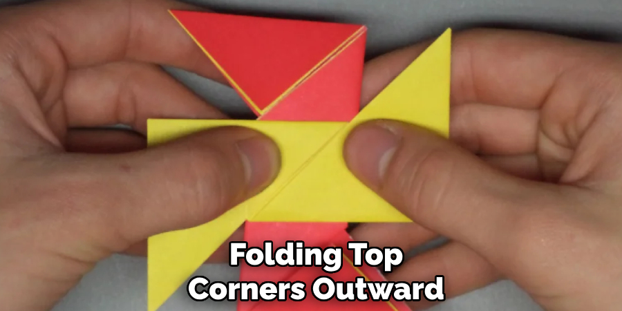 Folding Top
Corners Outward
