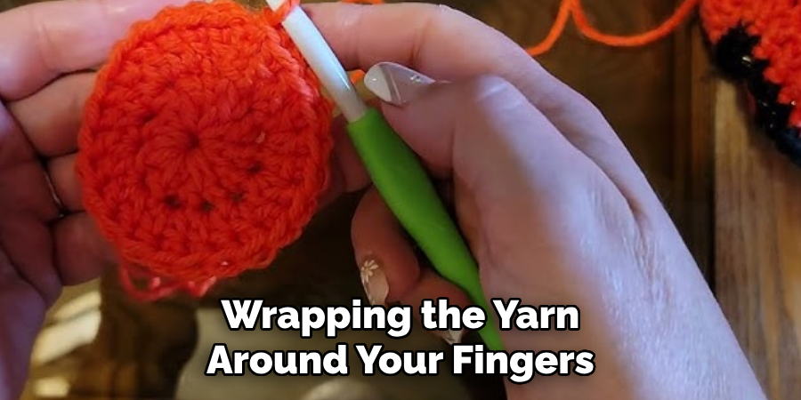 Wrapping the Yarn Around Your Fingers