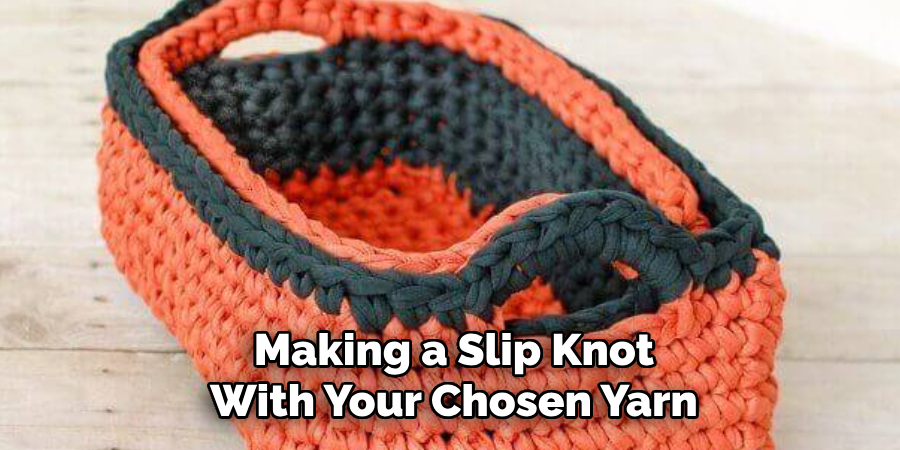 Making a Slip Knot With Your Chosen Yarn