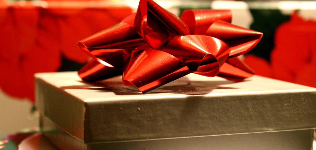 How to Make Gift Wrapping Paper